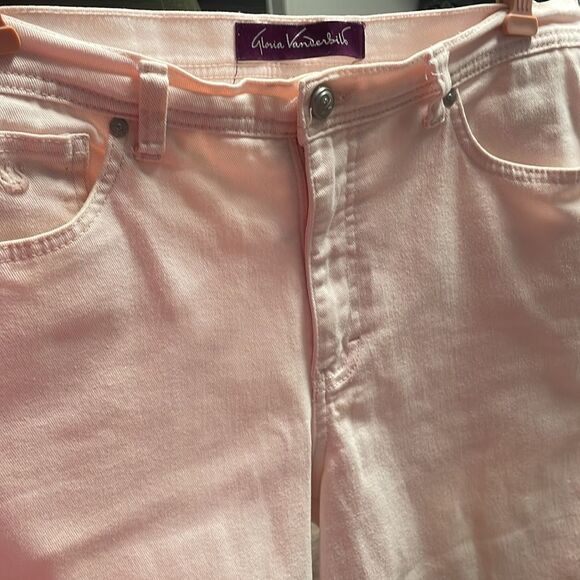 Gloria Vanderbilt Ladies Light Pink Jean Bermuda Shorts, Size 10 - Picture 1 of 7